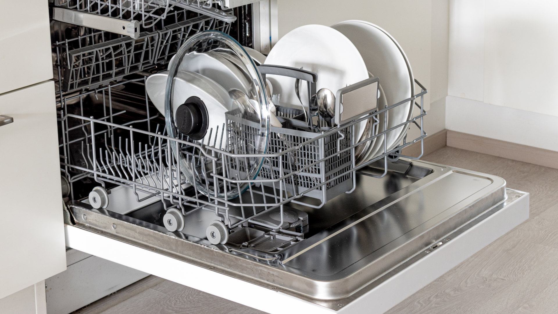 เครื่องล้างจาน SparkClean Pro